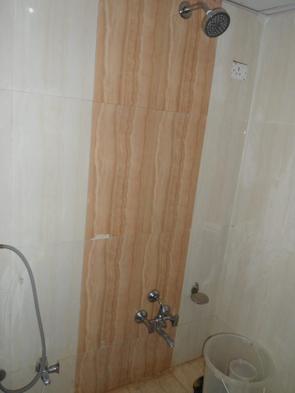 Hotel Avion Inn Ahmadábád Szoba fotó