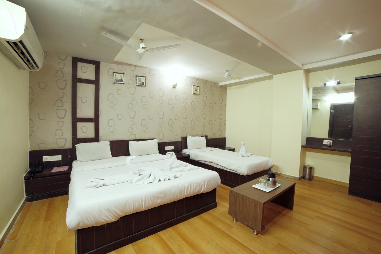 Hotel Avion Inn Ahmadábád Kültér fotó
